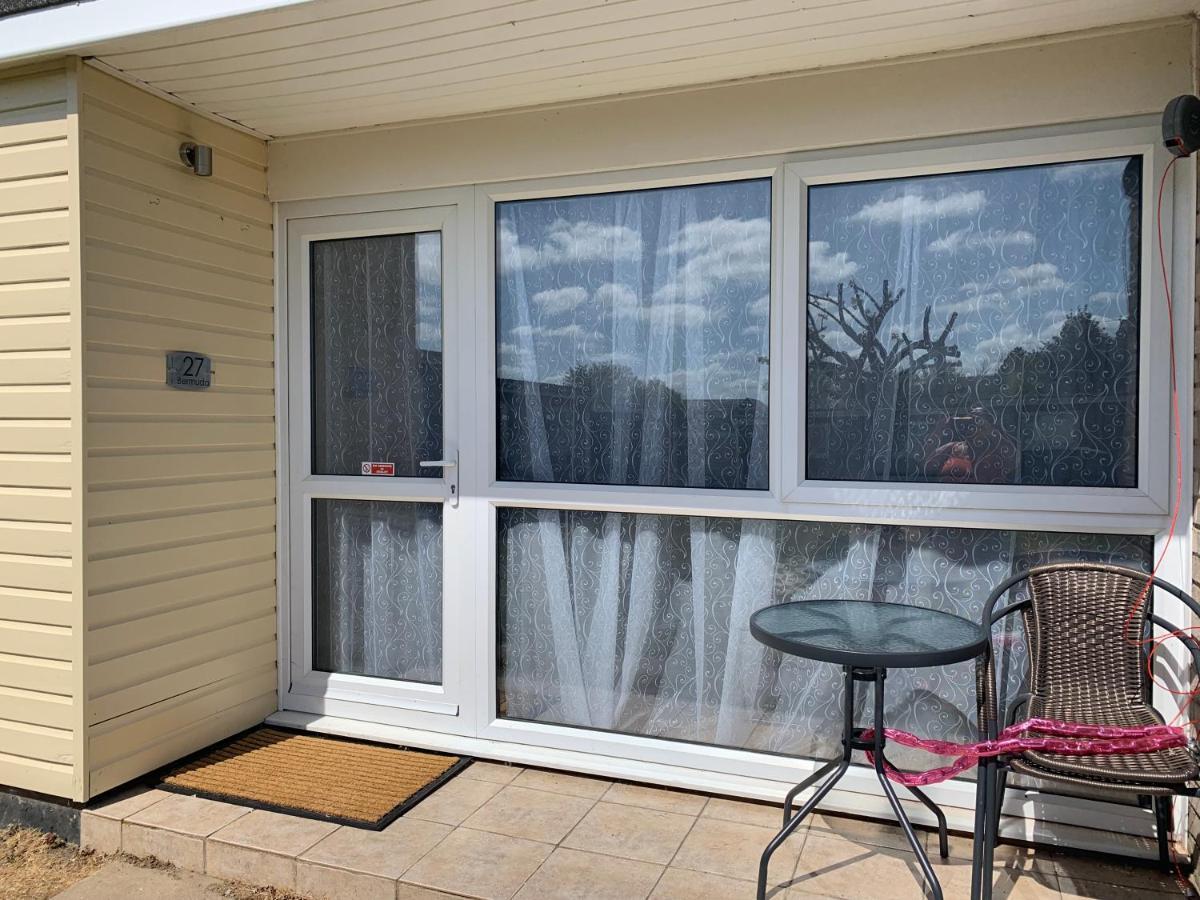 Modern 2 Bed Chalet - 27 Bermuda Holiday Park Hemsby Exterior photo